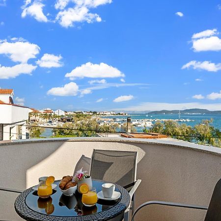 Aquarius Apartments - Beachside With Heated Pool Водице Экстерьер фото