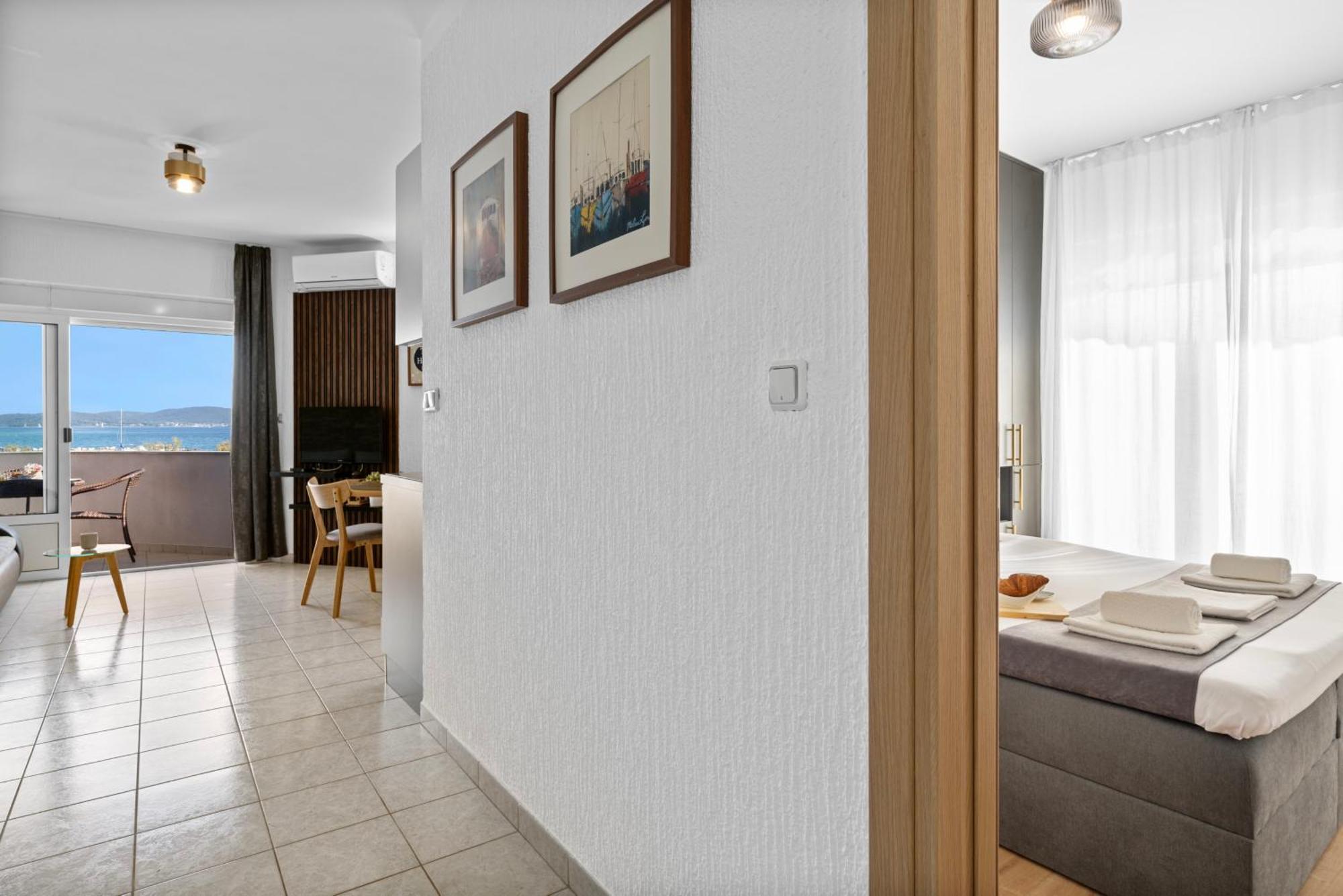 Aquarius Apartments - Beachside With Heated Pool Водице Экстерьер фото