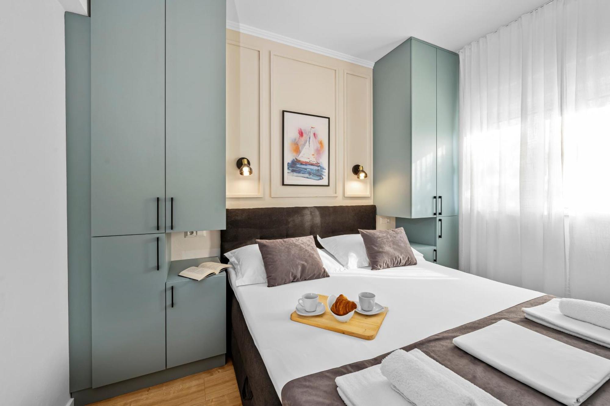 Aquarius Apartments - Beachside With Heated Pool Водице Экстерьер фото