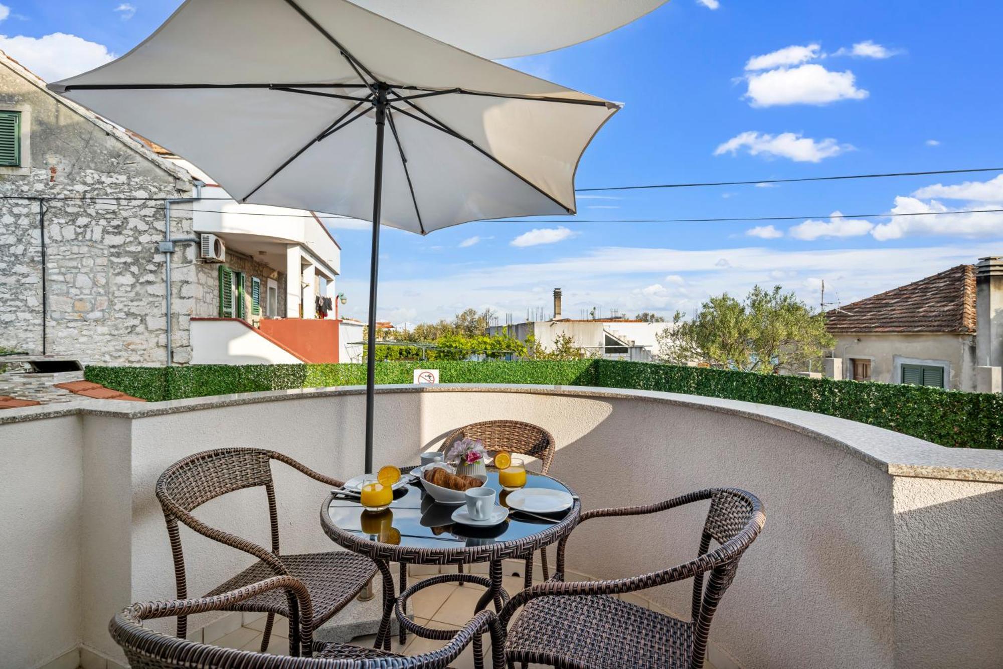 Aquarius Apartments - Beachside With Heated Pool Водице Номер фото