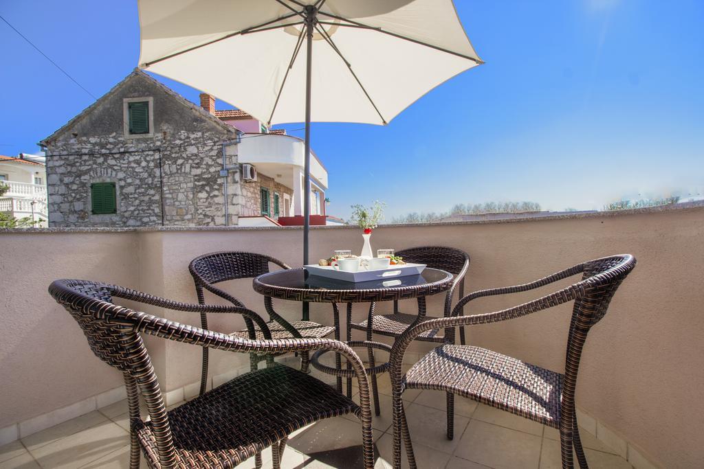 Aquarius Apartments - Beachside With Heated Pool Водице Экстерьер фото